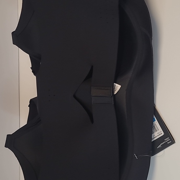 Under Armour Women's Sleek Black Sports Bra - Picture 5 of 5